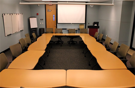 room of tables in rectangle room configuration