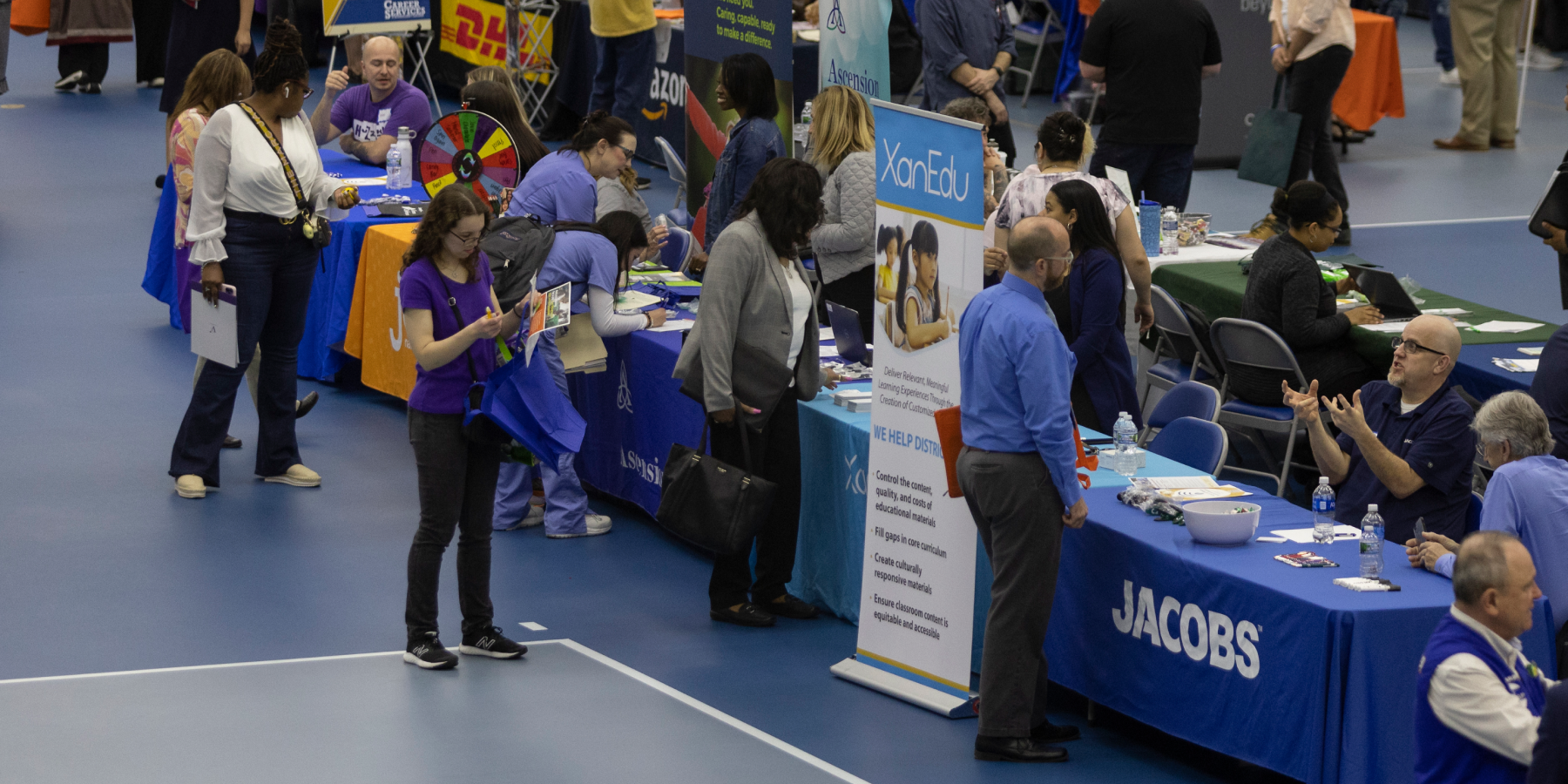 people traffic at an expo floor